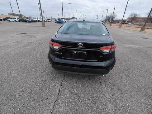 Certified 2025 Toyota Corolla LE image 4