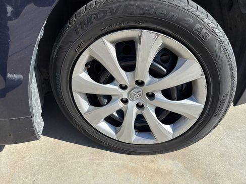 Used 2022 Toyota Corolla LE image 20