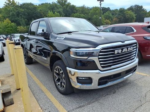 Used 2025 RAM 1500 Laramie AWD/4WD image 4