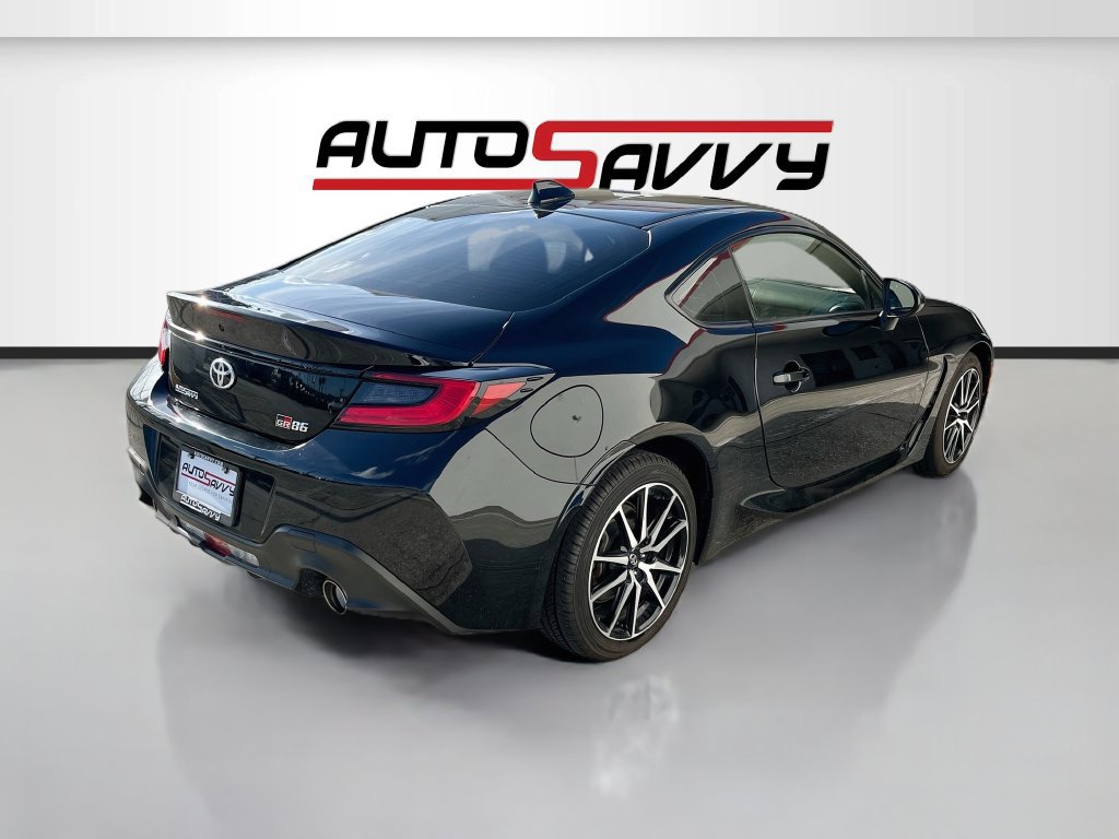 Used 2024 Toyota GR86 RWD image 7