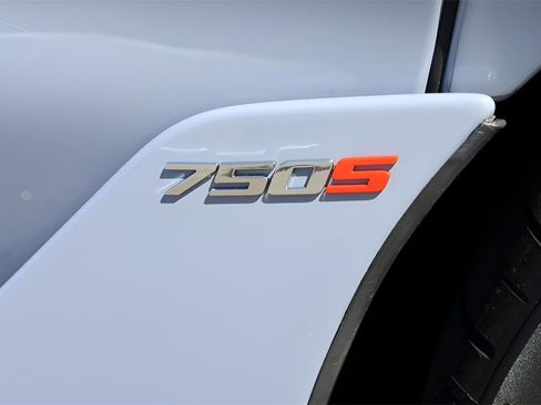 Used 2024 McLaren 750S image 18