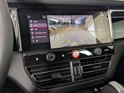 New 2026 Porsche Macan AWD/4WD image 32