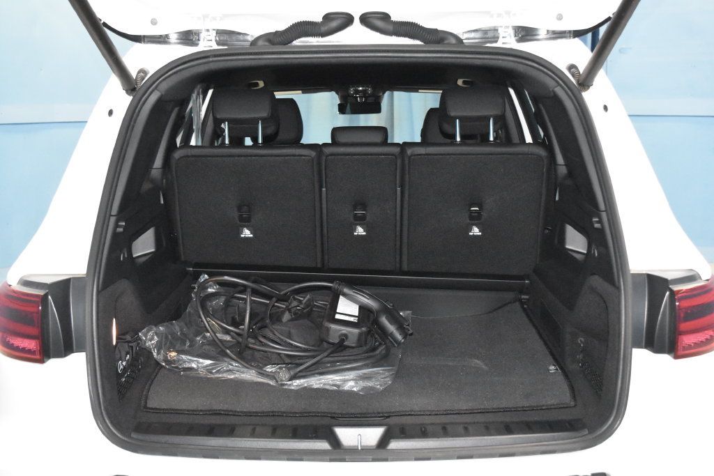 Used 2024 Mercedes-Benz EQB 300 4MATIC image 32