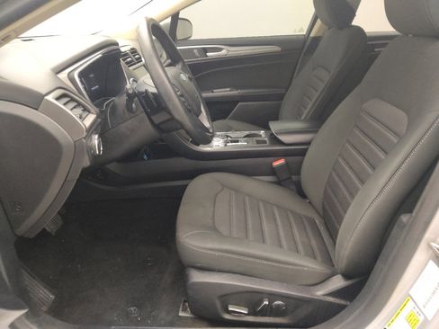 Used 2019 Ford Fusion SE image 17