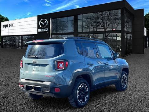 Used 2016 Jeep Renegade Trailhawk w/ Premium Trailhawk Package image 5