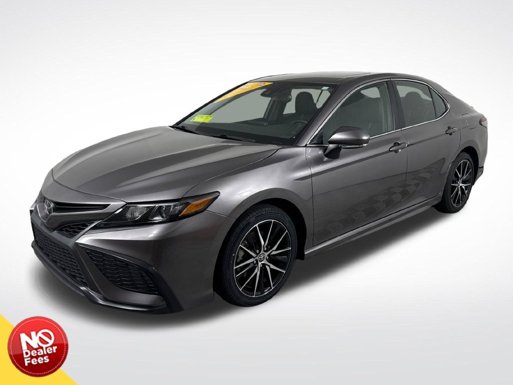 Used 2024 Toyota Camry SE w/ Cold Weather Package FWD image 8
