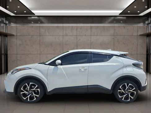 Used 2018 Toyota C-HR XLE FWD image 5
