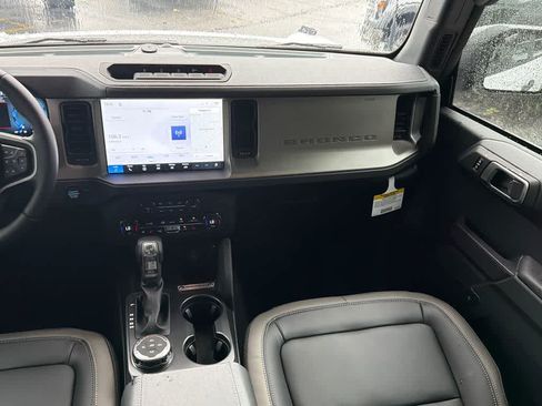 New 2026 Ford Bronco Outer Banks w/ Sasquatch Package AWD/4WD image 20