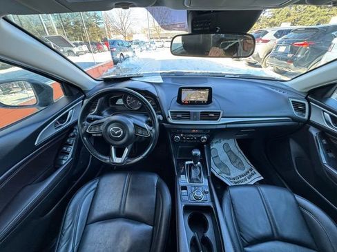 Used 2018 MAZDA MAZDA3 Touring FWD image 16
