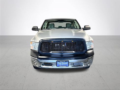 Used 2018 RAM 1500 ST AWD/4WD image 3