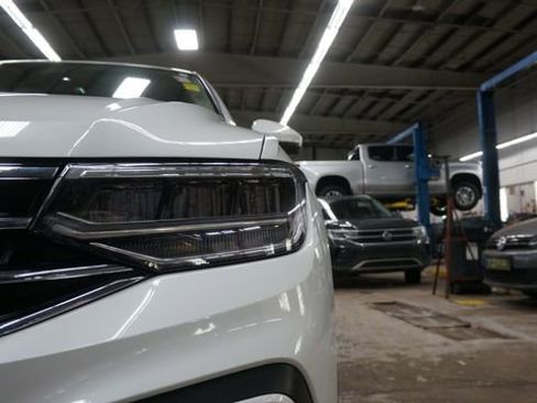 Certified 2023 Volkswagen Tiguan SE image 72