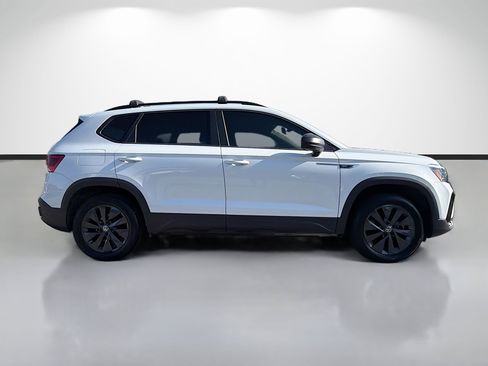 Used 2022 Volkswagen Taos S FWD image 2