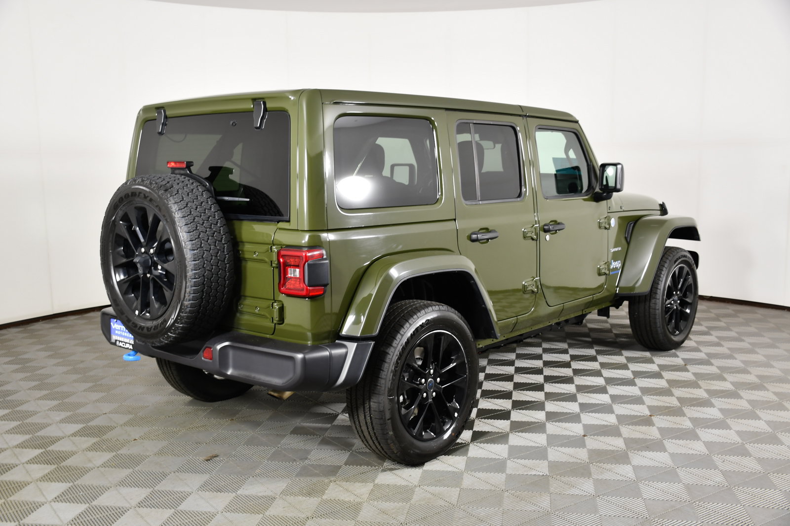 Used 2024 Jeep Wrangler Unlimited Sahara AWD/4WD image 6