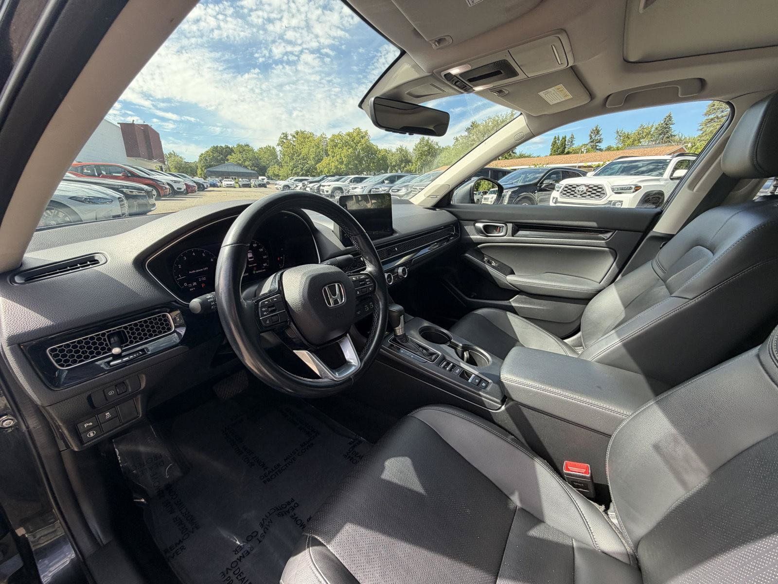 Used 2022 Honda Civic Touring image 11