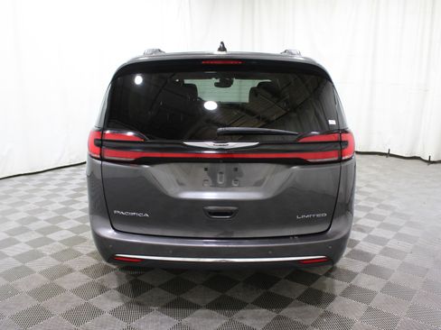 Used 2023 Chrysler Pacifica Limited image 33