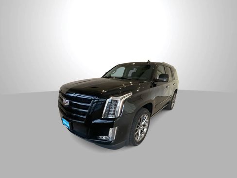Used 2019 Cadillac Escalade Premium Luxury w/ Escalade Sport Edition image 4