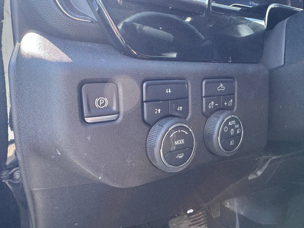 Used 2025 Chevrolet Silverado 2500 LT w/ Convenience Package AWD/4WD image 16