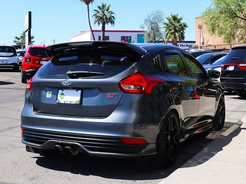 Used 2018 Ford Focus ST FWD image 13