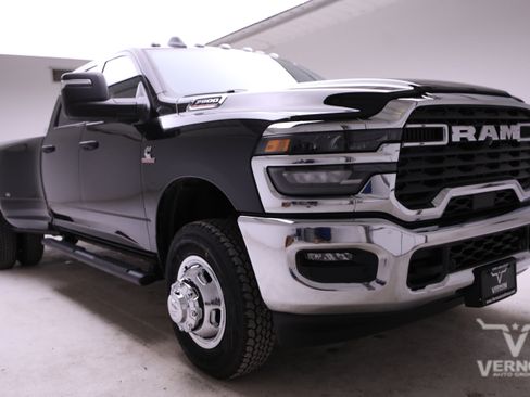 New 2026 RAM 3500 Tradesman AWD/4WD image 7