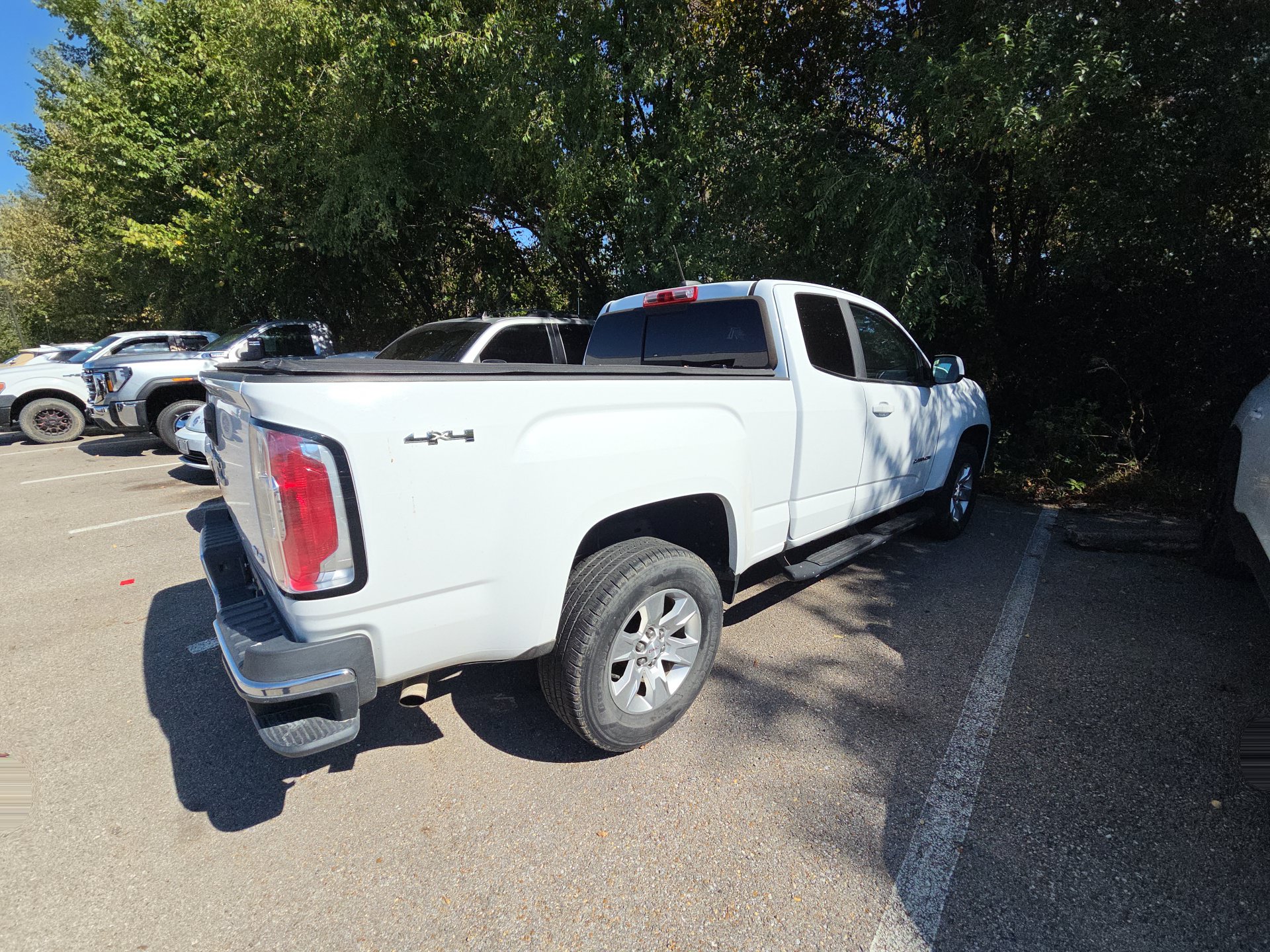Used 2017 GMC Canyon SLE w/ SLE Convenience Package AWD/4WD image 8