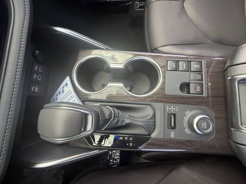 New 2026 Toyota Highlander Limited AWD/4WD image 18