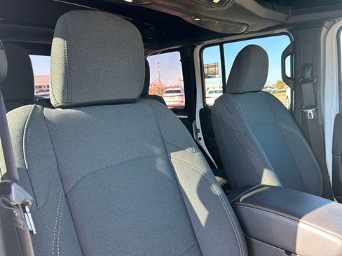 Used 2024 Jeep Wrangler Sahara image 44
