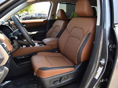 New 2025 Nissan Pathfinder Platinum w/ Cargo Package image 23