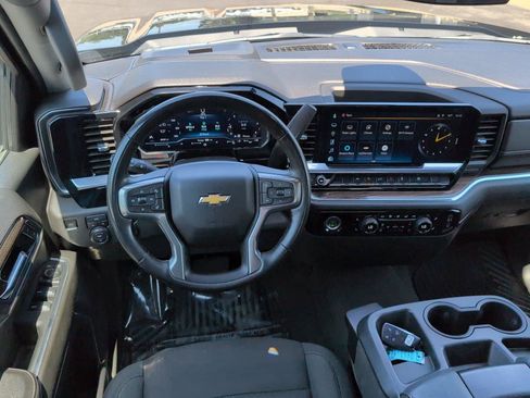 Used 2023 Chevrolet Silverado 1500 LT AWD/4WD image 29