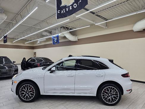 Used 2017 Porsche Macan Turbo AWD/4WD image 9