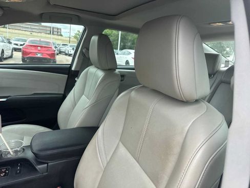Used 2017 Toyota Avalon XLE Premium FWD image 7
