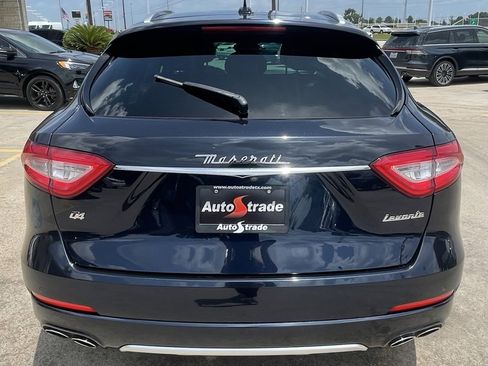 Used 2019 Maserati Levante GranLusso image 11