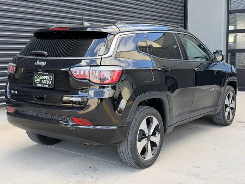 Used 2019 Jeep Compass Latitude w/ Popular Equipment Group AWD/4WD image 11