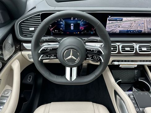 New 2026 Mercedes-Benz GLS 580 4MATIC image 13