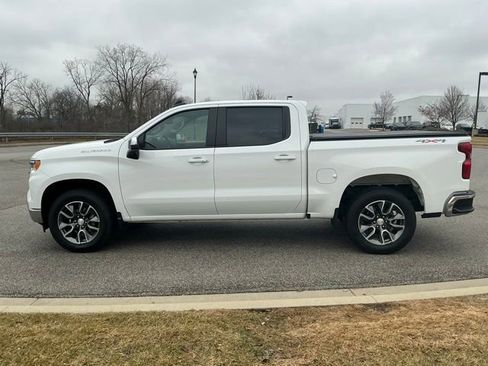 Used 2024 Chevrolet Silverado 1500 LT image 9