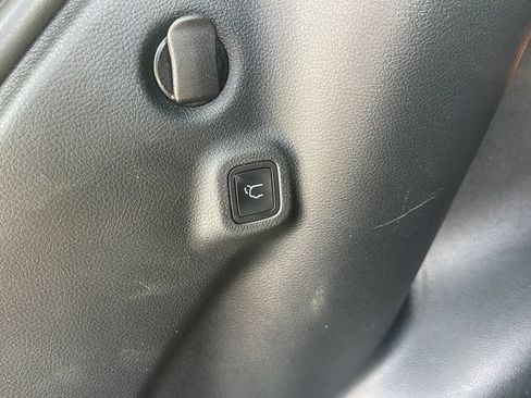 Used 2021 Jeep Compass Latitude FWD image 24