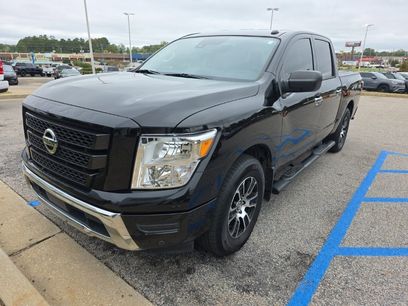 Used 2021 Nissan Titan SV w/ SV Convenience Package
