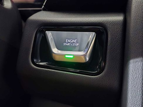 Used 2025 GMC Yukon Denali image 35