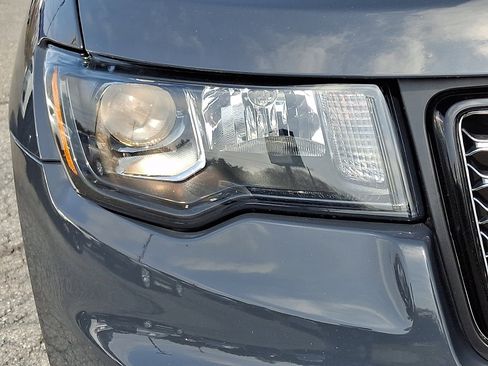 Used 2018 Jeep Grand Cherokee Altitude image 9