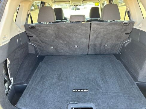 Used 2024 Nissan Rogue S image 11