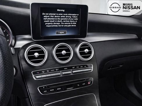 Used 2018 Mercedes-Benz GLC 300 w/ Premium Package image 10