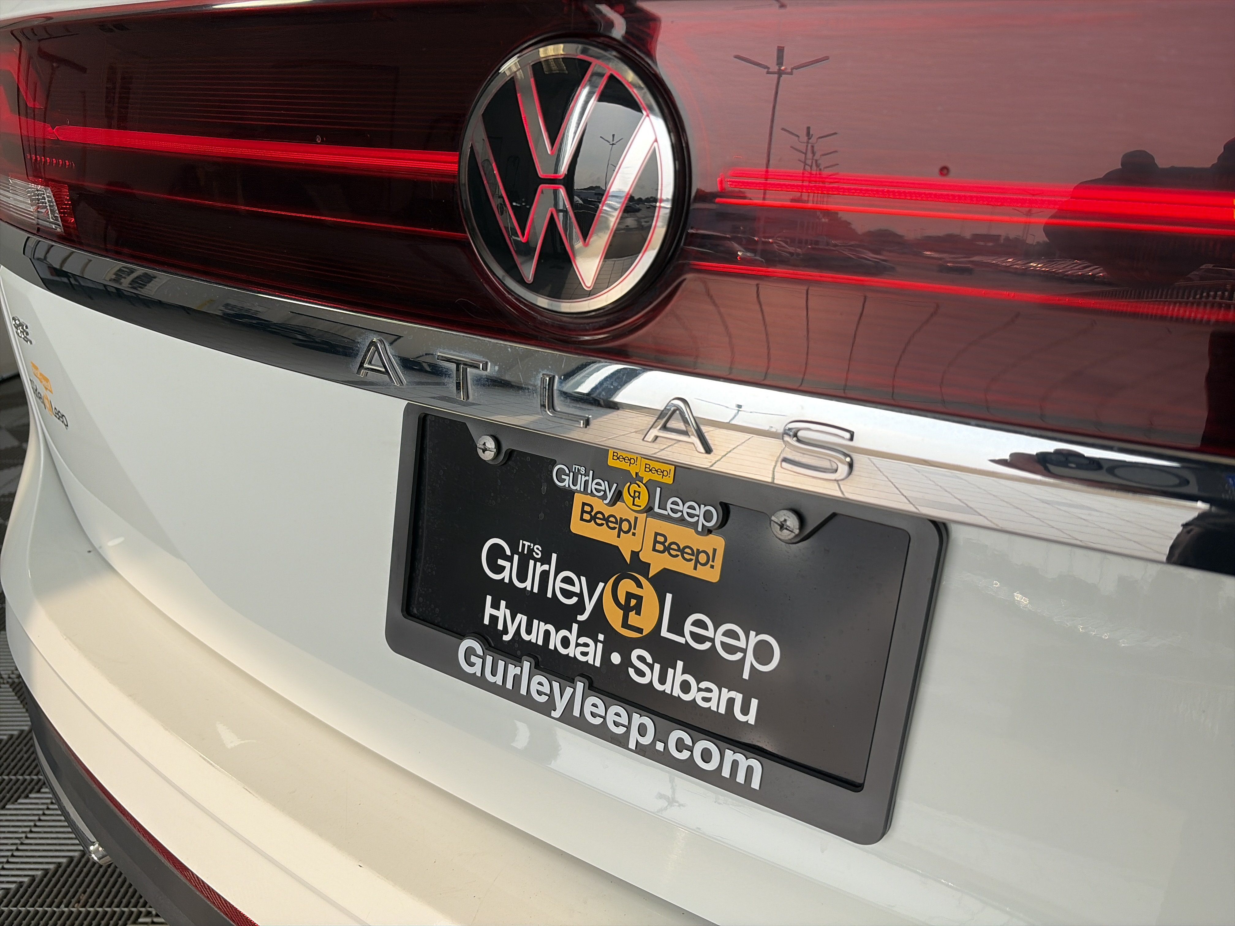 Used 2024 Volkswagen Atlas SE AWD/4WD image 17
