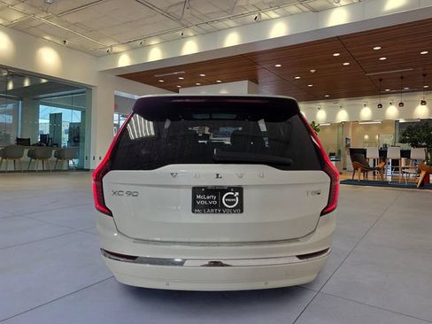New 2026 Volvo XC90 T8 Plus w/ Protection Package Premier AWD/4WD image 6