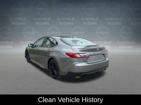 Used 2025 Toyota Camry SE FWD image 3