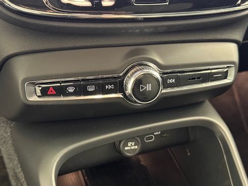 Certified 2023 Volvo C40 Recharge Core AWD/4WD image 21
