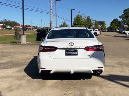 Used 2022 Toyota Camry SE image 5