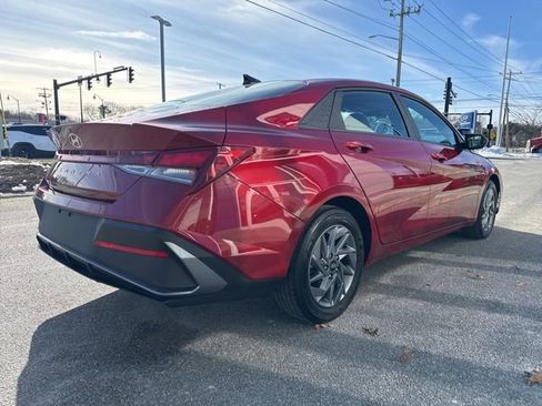 Used 2024 Hyundai Elantra SEL image 6