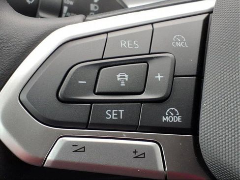 New 2026 Volkswagen Tiguan SE R-Line image 18