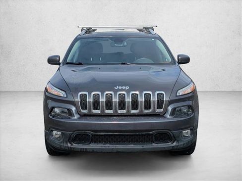 Used 2016 Jeep Cherokee Latitude w/ Cold Weather Group image 8