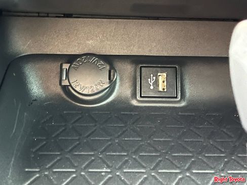 Certified 2023 Toyota RAV4 LE AWD/4WD image 27