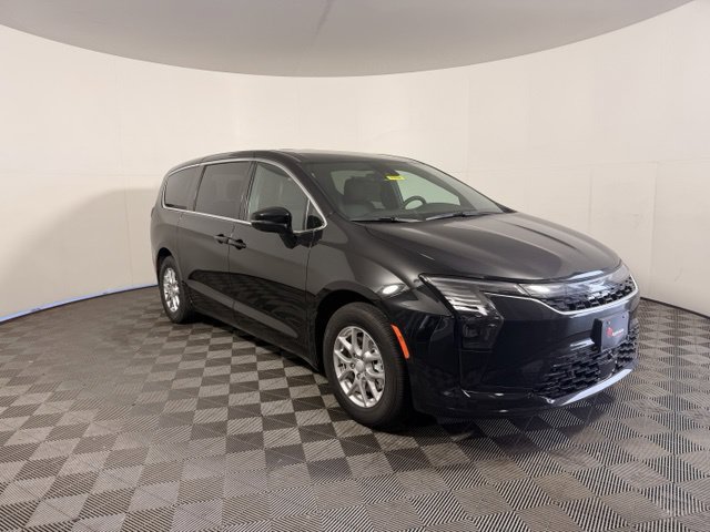 New 2027 Chrysler Pacifica Select w/ Family Tech Group FWD image 1